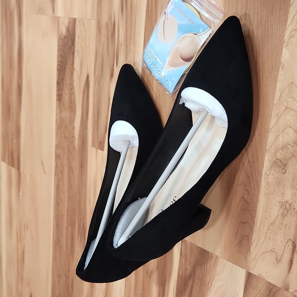 Naiyee Shoes - 🌌SALE🌌💥BRAND NEW💥Naiyee Black Suede Pumps Size: 8